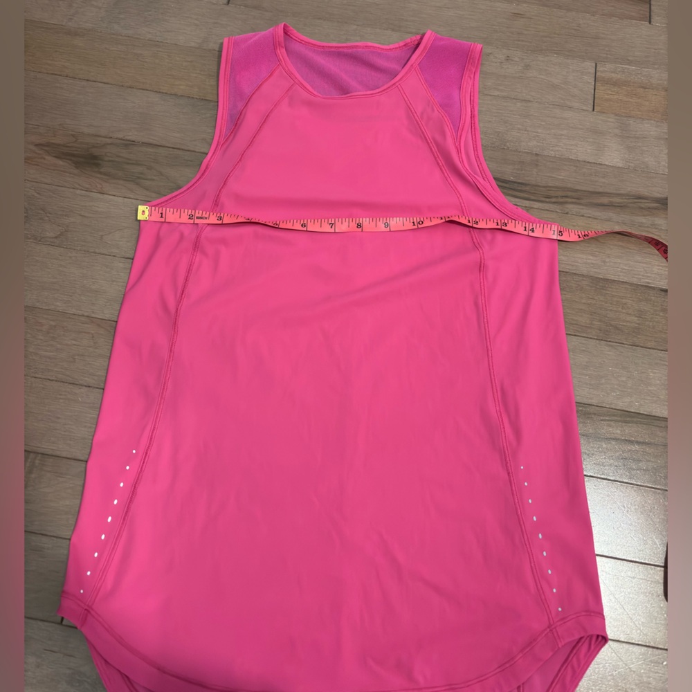 Like new Lululemon Sculpt Tank Top in Solid Pink size small/ 2 mesh - Picture 4 of 6